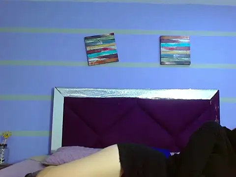 Snapshot of Emily_Swiftt chatting on 11-11-25, 11:38 Emily Swiftt online show from 11-11-25, 11:38