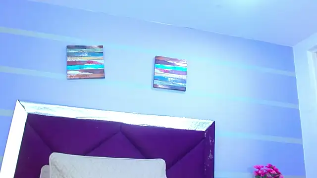 Snapshot of Emily_Swiftt chatting on 11-14-25, 08:57 Emily Swiftt online show from 11-14-25, 08:57