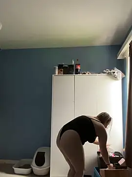 Snapshot of geilelouisex chatting on 10-18-25, 10:05 geilelouisex online show from 10-18-25, 10:05