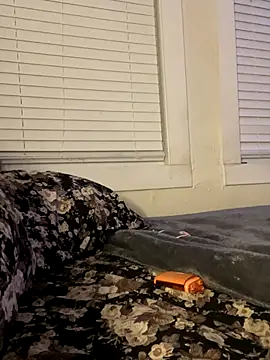 QUEENCALIMOD online show from 11-18-25, 03:34