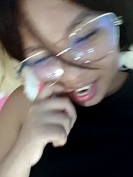 Snapshot of little_onixx chatting on 09-30-25, 03:11 little onixx online show from 09-30-25, 03:11