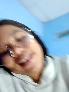 Snapshot of little_onixx chatting on 10-02-25, 12:01 little onixx online show from 10-02-25, 12:01