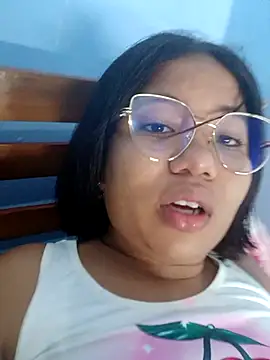 Snapshot of little_onixx chatting on 10-15-25, 11:54 little onixx online show from 10-15-25, 11:54