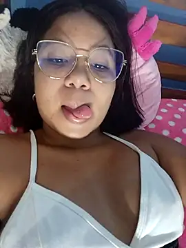 Snapshot of little_onixx chatting on 10-17-25, 12:08 little onixx online show from 10-17-25, 12:08