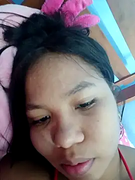 Snapshot of little_onixx chatting on 10-18-25, 12:28 little onixx online show from 10-18-25, 12:28