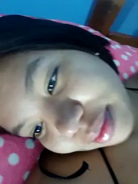 Snapshot of little_onixx chatting on 10-23-25, 12:04 little onixx online show from 10-23-25, 12:04