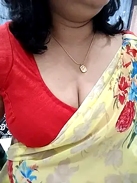 Snapshot of divya-jannu chatting on 10-14-25, 05:36 divya-jannu online show from 10-14-25, 05:36