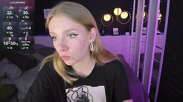 Layla Glam online show from 09-20-25, 01:34