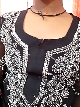 pari rani7 online show from 12-17-25, 03:45