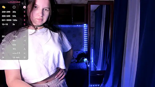 MandaDestiche online show from 11-10-25, 04:17