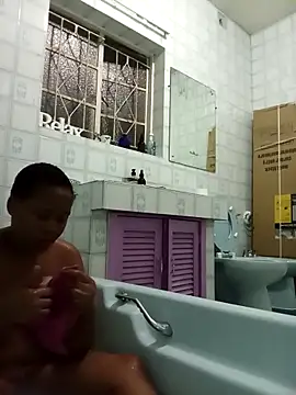 BubblyBeautiful online show from 11-02-25, 09:28