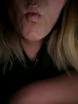 Snapshot of Heidaa chatting on 10-15-25, 08:53 Heidaa online show from 10-15-25, 08:53