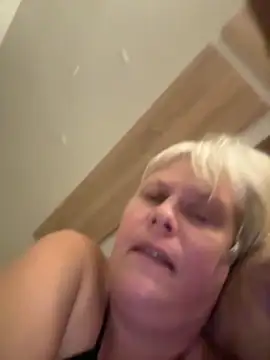 Snapshot of VyC7564 chatting on 11-05-25, 12:10 VyC7564 online show from 11-05-25, 12:10