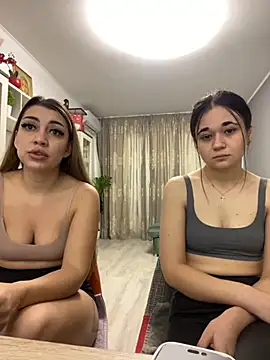 Snapshot of 18belleskinny chatting on 10-19-25, 07:20 18belleskinny online show from 10-19-25, 07:20