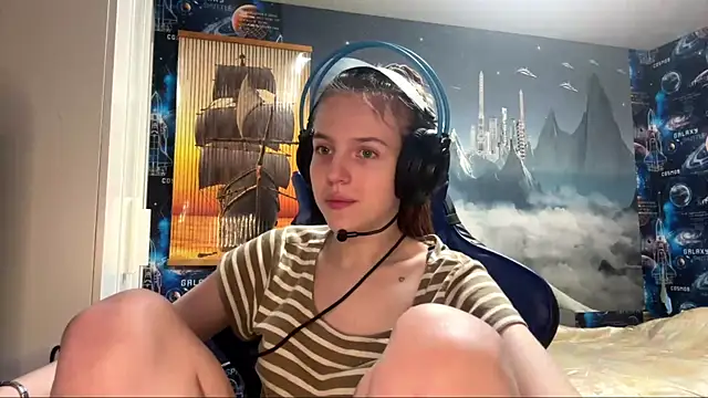 Elira Breeze online show from 04-09-26, 02:33