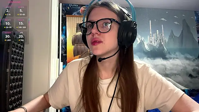 Elira Breeze online show from 04-29-26, 04:55