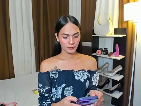 Sedictive Samantha online show from 11-19-25, 04:51