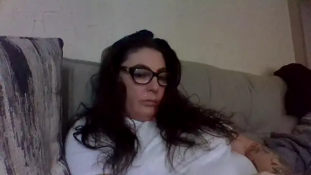 Snapshot of Rileyxxx69 chatting on 11-30-25, 04:22 Rileyxxx69 online show from 11-30-25, 04:22