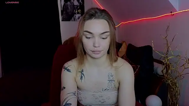 KitsyMoore online show from 11-08-25, 01:11