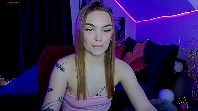 KitsyMoore online show from 11-14-25, 01:21