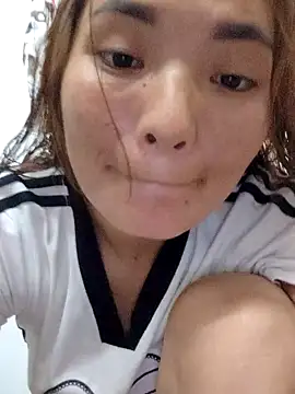 Snapshot of phuongxinhxan chatting on 10-08-25, 12:36 phuongxinhxan online show from 10-08-25, 12:36