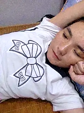 Snapshot of phuongxinhxan chatting on 10-13-25, 08:25 phuongxinhxan online show from 10-13-25, 08:25