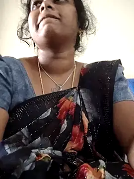 sweetqueen143 online show from 10-03-25, 05:48