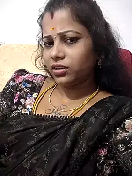 sweetqueen143 online show from 04-20-26, 05:59