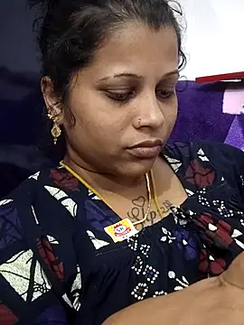 sweetqueen143 online show from 04-26-26, 05:49