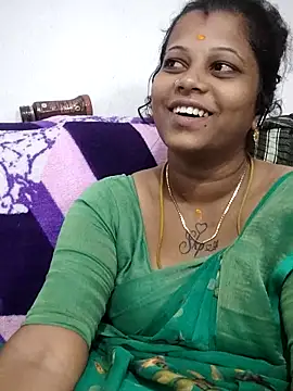 sweetqueen143 online show from 04-27-26, 06:00