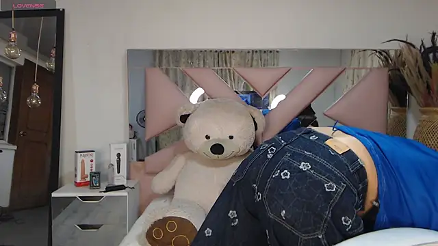 Gyal 8  online show from 10-02-25, 03:35