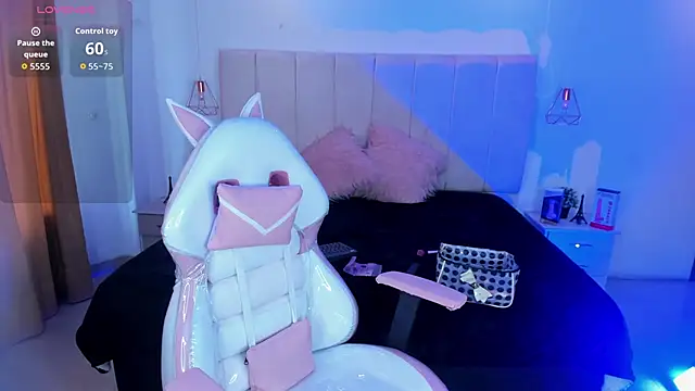 Gyal 8  online show from 11-24-25, 07:57