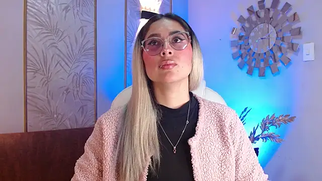 LunaaGrey  online show from 09-26-25, 03:10