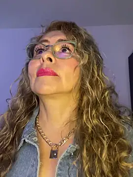 Snapshot of Nahomy_th chatting on 09-30-25, 02:11 Nahomy th online show from 09-30-25, 02:11