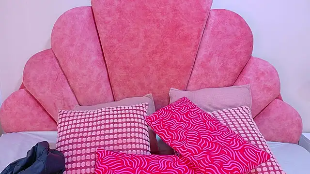 MyApril   online show from 04-10-26, 12:32