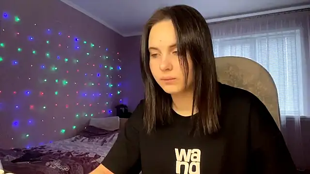 MollyPartey online show from 10-13-25, 10:04