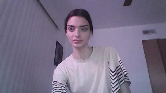 Snapshot of Luna_Samosienko chatting on 10-04-25, 10:35 Luna Samosienko online show from 10-04-25, 10:35