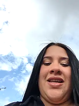 Snapshot of Cloe_27 chatting on 10-13-25, 07:47 Cloe 27 online show from 10-13-25, 07:47
