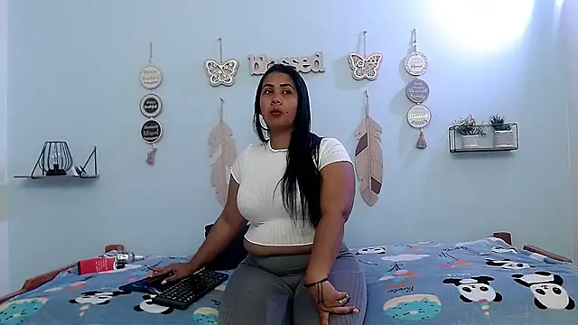 Snapshot of evannesanicol08 chatting on 10-16-25, 02:07 evannesanicol08 online show from 10-16-25, 02:07