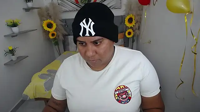 hotlesby valery online show from 10-11-25, 07:01