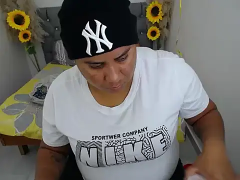 hotlesby valery online show from 10-25-25, 12:13