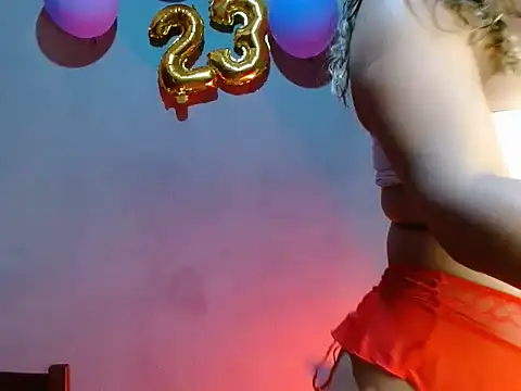 Snapshot of MelissaTommy chatting on 10-09-25, 07:45 MelissaTommy online show from 10-09-25, 07:45