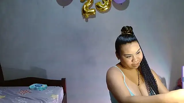 Snapshot of MelissaTommy chatting on 10-19-25, 07:25 MelissaTommy online show from 10-19-25, 07:25