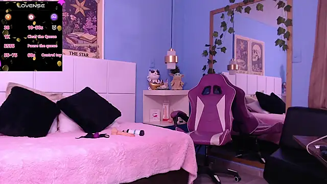 Snapshot of PenelopeBond chatting on 11-27-25, 07:43 PenelopeBond online show from 11-27-25, 07:43