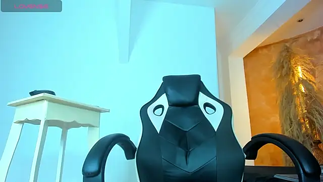 Snapshot of ZOE_ROSE4 chatting on 09-27-25, 07:30 ZOE ROSE4 online show from 09-27-25, 07:30