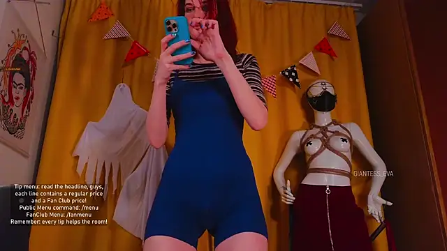 Giantess Eva online show from 10-31-25, 05:14