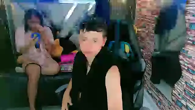 Snapshot of Twindesires chatting on 09-20-25, 06:03 Twindesires online show from 09-20-25, 06:03