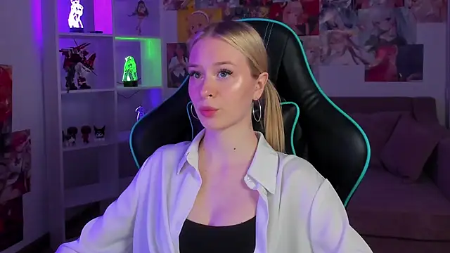 MiaGraces online show from 10-24-25, 05:20