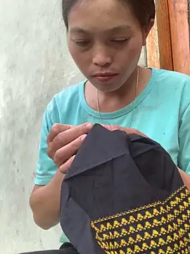 Halyy xx online show from 10-18-25, 12:02