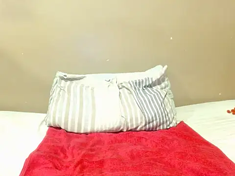 champaigncork online show from 11-30-25, 08:24